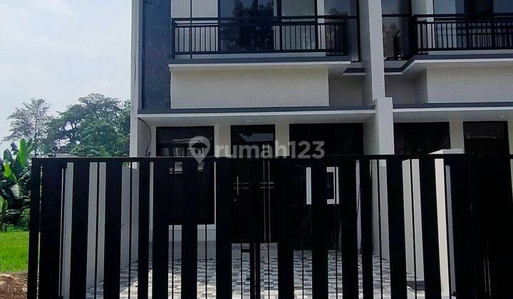 Rumah Bangunan Baru 2 Lantai Murah Dicitraraya  1