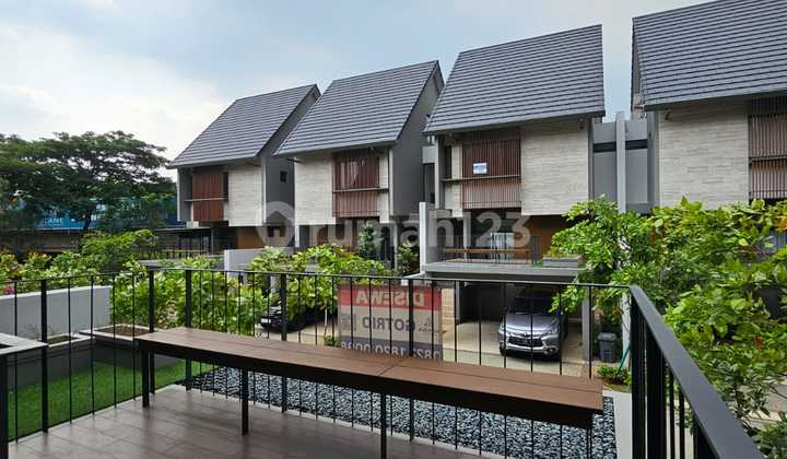 Quantis Signature, Beautiful Modern Tropical Home in the Center of BSD City 2