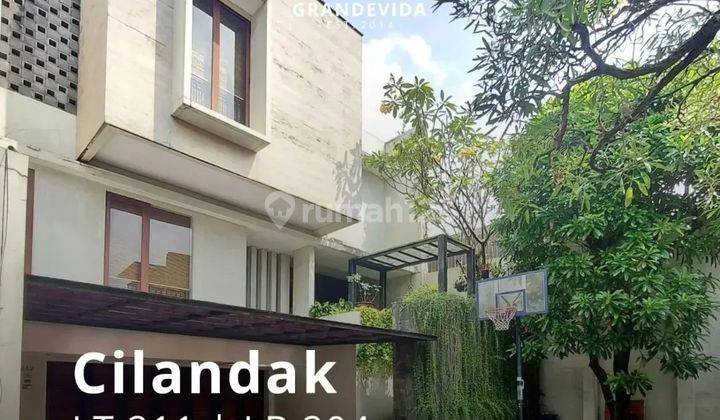 Modern Tropical House, Dalam Townhouse 1