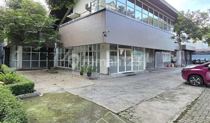 Bangunan Komersil Area Brawijaya