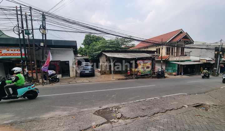 Rumah Tua Hitung Tanah di depan pasar jl Raya jagakarsa