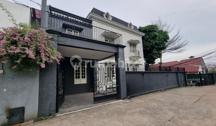 Rumah Classic Hanya 5 Menit Dari Pondok Indah Mall 2