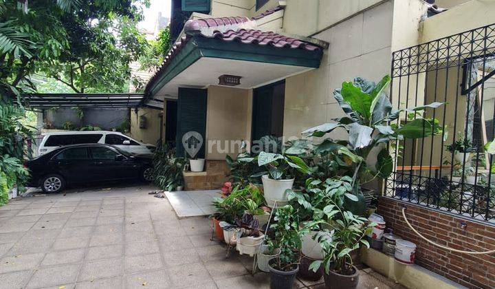 Dijual Rumah Dengan Private Pool di Pondok Indah Jakarta Selatan 1