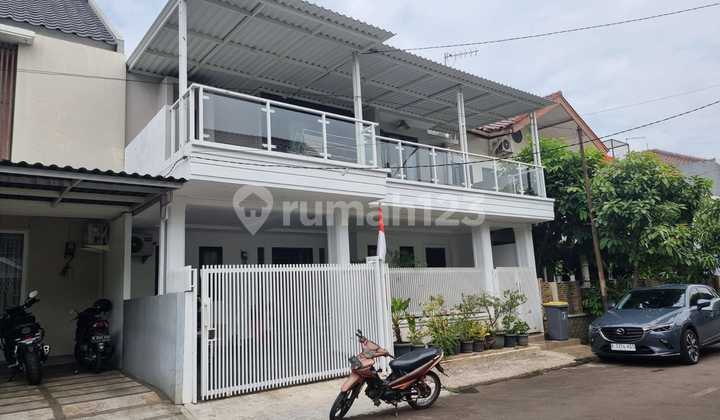 Rumah modern 2 lantai siap huni di Bintaro Sektor 9 
