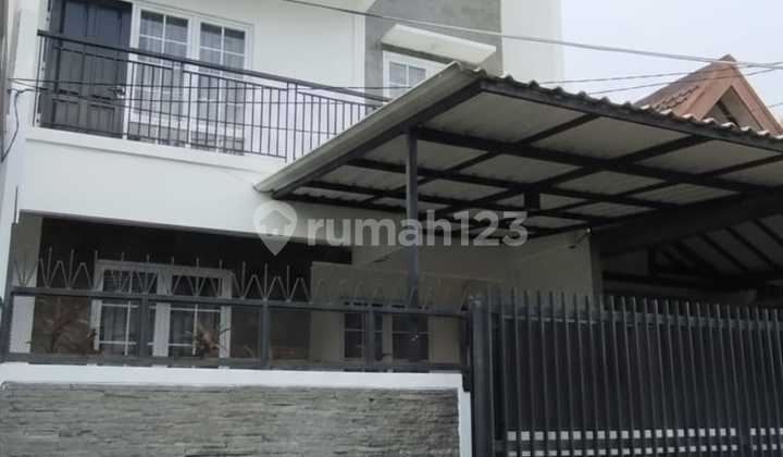 For Sale 3 Bedroom House in Bintaro Jaya Sector 5 South Tangerang
