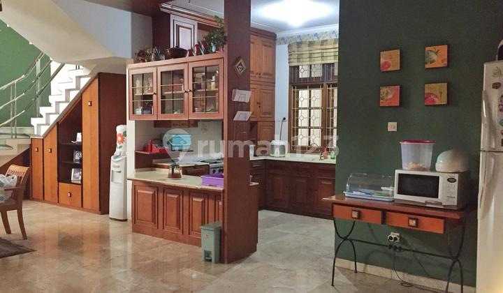 Dijual Rumah Hitung Tanah Akses 2 Mobil di Cipete Jakarta Selatan