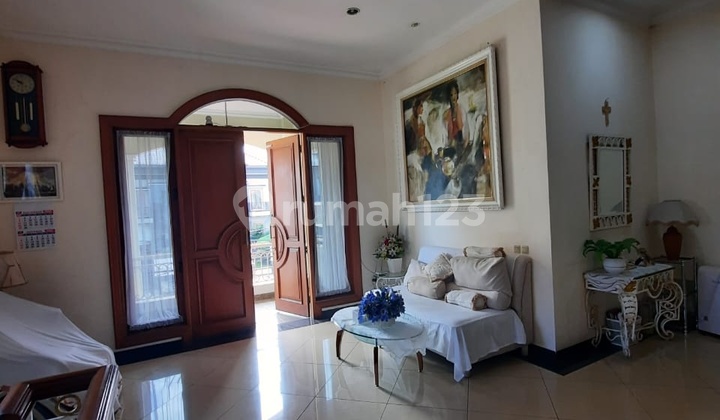 Classic House, Spacious Garden, Strategic Location Near Toll, In Serpong, Villa Melati Mas 2