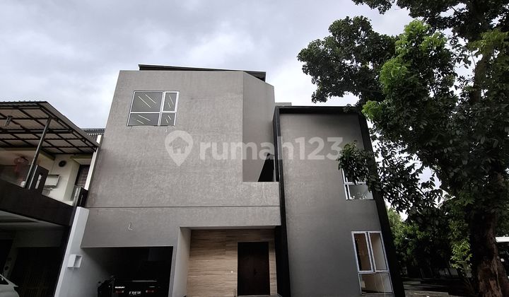 New Luxury Corner House Building with Elevator Location Palmyra in Alam Sutera 2