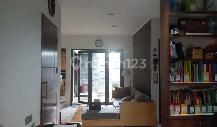 Rumah cantik desain modern di Serenade lake gading serpong 3