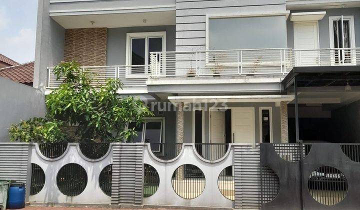 Rumah cantik  desain minimalis modern di Puspitaloka bsd  1