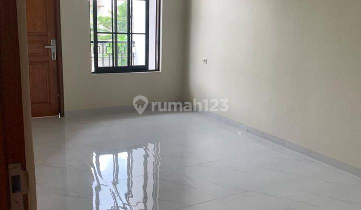 L Rumah SHM Timur Sudah Renovasi di Villa melati mas Serpong 2