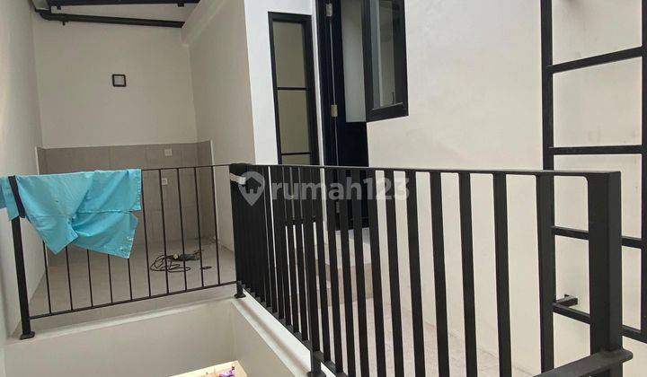 Rumah Baru Desain Minimalis Modern Di Puspitaloka Bsd 2