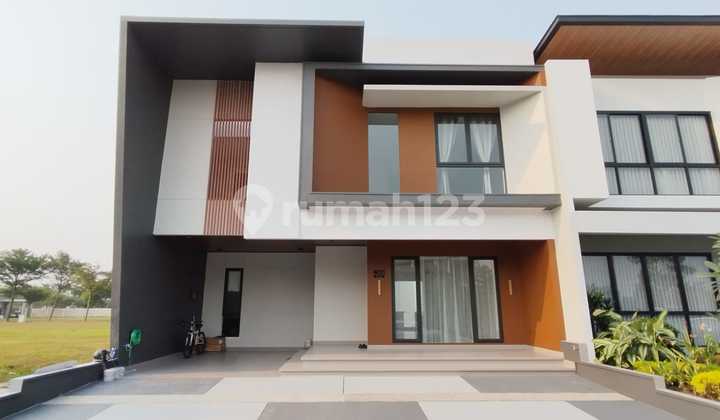 Rumah Cantik Bangunan Mandiri Semi Outdoor Kitchen di Suvarna Sutera