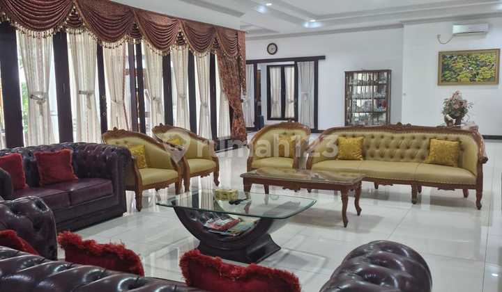 Rumah Mewah Lokasi Super Asri Taman Luas Ada Kolam Renang Cantik Di Bsd  2