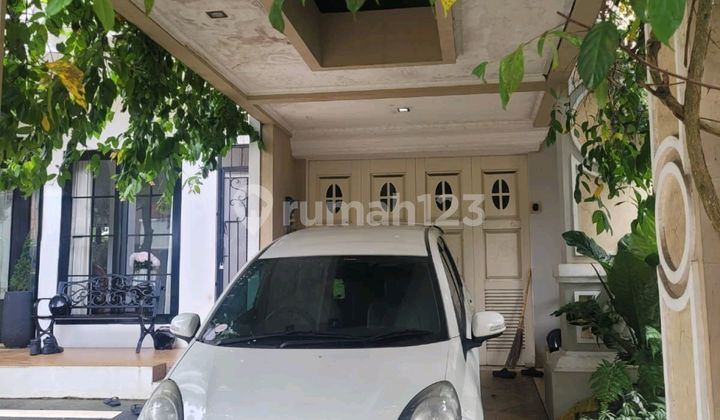 Rumah Cantik Desain Modern Dijual Murah Lokasi Prime di BSD