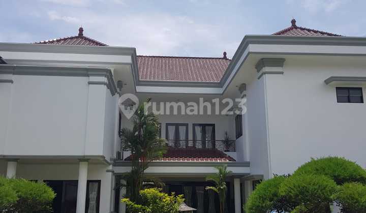 Rumah Mewah Lokasi Super Asri Taman Luas Ada Kolam Renang Cantik Di Bsd  1