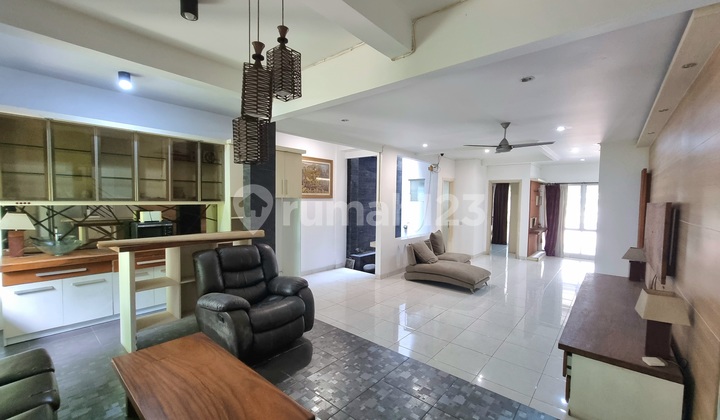 Rumah Taman Luas Ada Jogging Track Shm Lokasi Strategis Dekat Aeon Mall di BSD