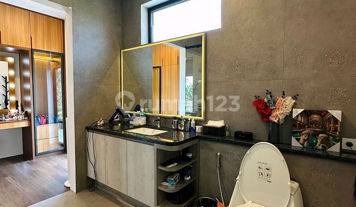 Luxury House Attractive Price with Swimming Pool in Alam Sutera 2