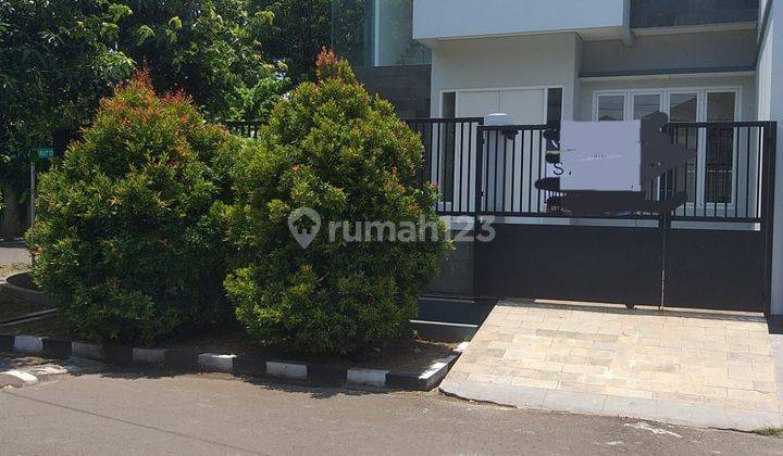 Dijual Rumah Baru Hoek Di Pulomas Jakarta Timur  1