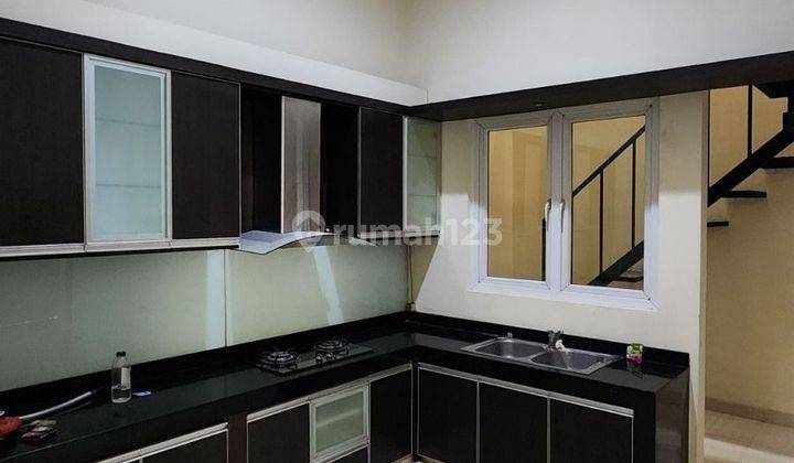 Dijual Rumah Hoek 3 Lantai Di Jl Kesehatan Jakarta Pusat  2