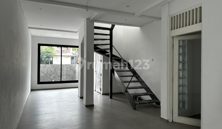 Nice 2-Story House Renovated, Land Area 85 m2, Building Area 135 m2, 3 Bedrooms 3 Bathrooms, SHM Certificate 2