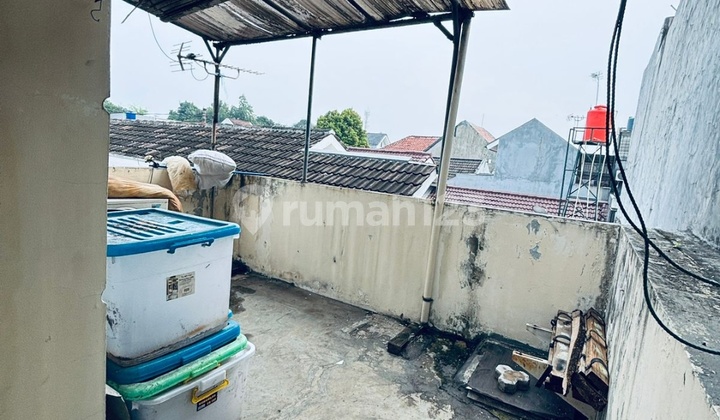Bintaro Sector 3 A House, Land Area 230 M2, Building Area 160 M2, 1.5 Floors, Corner Position Bintaro Sector 3 A House, Land Area 230 M2, Building Area 160 M2, 1.5 Floors, Corner Position