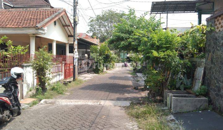 Rumah 2 Lantai Bagus Semi Furnished SHM di Bukit Nusa Indah, Tangerang Selatan 2