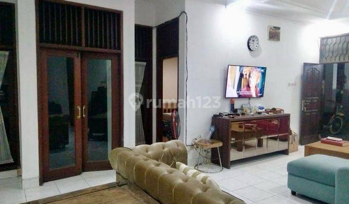 Rumah Bagus Semi Furnished SHM di Bantai Jati Setu Cipayung, Bogor 1