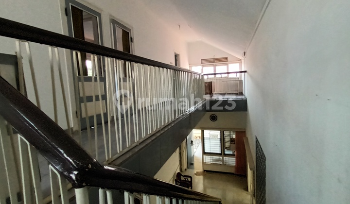 Rumah 2 Lantai Tengah Kota 2