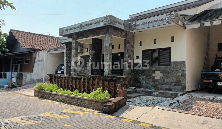 Spacious House in Perum BPD 2 Semarang 1