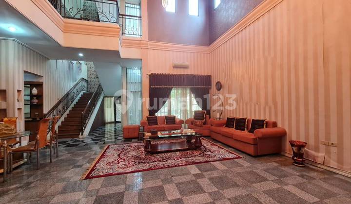 Dijual Rumah Mewah Semi Furnished Lokasi Puri Anjasmoro Semarang 1