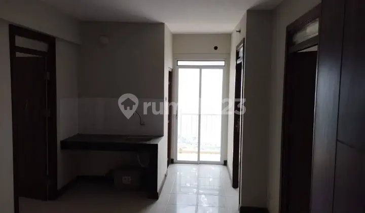 Cheap Corner Apartment Unit with Sea & City View in Pluit Cheap Corner Apartment Unit with Sea & City View in Pluit