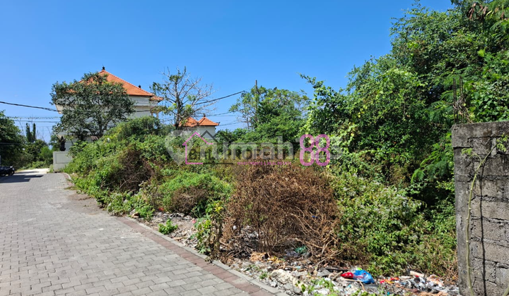 For Sale: Ready-to-Build Land in an Elite Neighborhood with Housing ITR | Located at Jln Jempiring, Pura Masuka, Ungasan, Land Size 200 m2