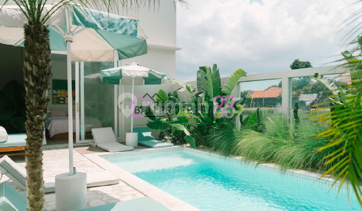 Dijual Villa Coastal Elegan dengan Kolam Renang & Rooftop | 4 KT di Umalas, Bali LT 270 m2 Dijual Villa Coastal Elegan dengan Kolam Renang & Rooftop | 4 KT di Umalas, Bali LT 270 m2