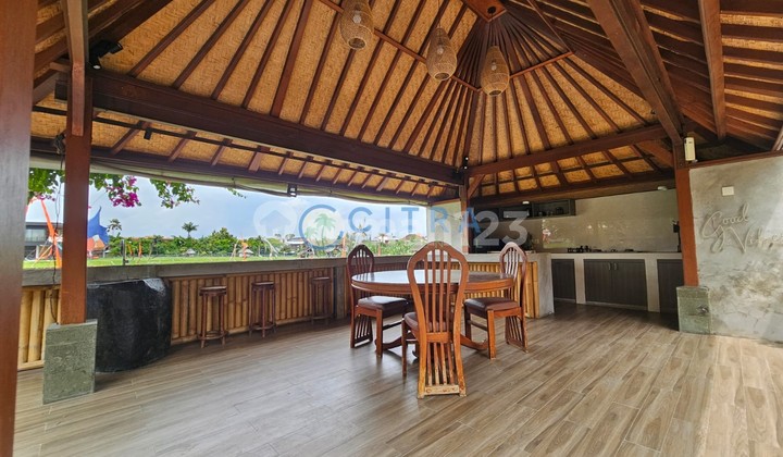 Disewakan Joglo dengan Kolam Renang & View Sawah | 2 Kt di Berawa Canggu LT 300 M2 2