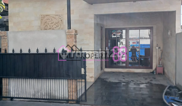 Disewakan Rumah Modern Nyaman dengan Taman & Garasi | 2 KT di Sanur Kauh, Denpasar LT 100 m2 Disewakan Rumah Modern Nyaman dengan Taman & Garasi | 2 KT di Sanur Kauh, Denpasar LT 100 m2