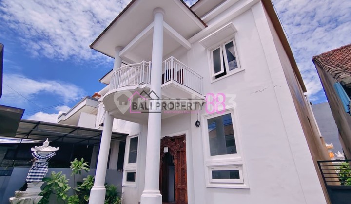 Spacious &amp; Strategic House with 5 Bedrooms | in Renon South Denpasar, Land Size 215 m2