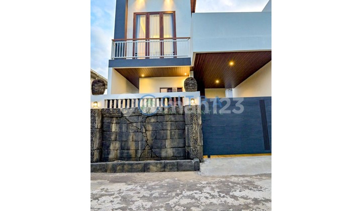 New Modern Semi Villa with Private Swimming Pool | 2 Bedrooms on Sedap Malam Street, Near Sanur, Land Area 150 M2 New Modern Semi Villa with Private Swimming Pool | 2 Bedrooms on Sedap Malam Street, Near Sanur, Land Area 150 M2