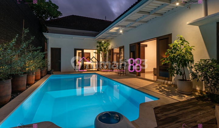 Dijual Villa Stylish dengan Private Pool dalam Komplek Elit | 2 KT di Kerobokan, Badung Dijual Villa Stylish dengan Private Pool dalam Komplek Elit | 2 KT di Kerobokan, Badung