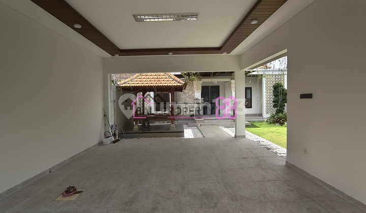 Semi-Minimalist Modern Villa with Spacious Garage | 3+1 BR in Renon South Denpasar, Land Area 396 m2 2
