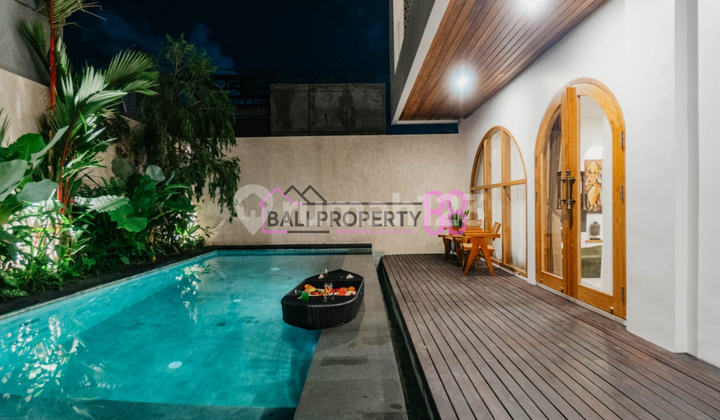 Dijual Villa Modern Brand New dengan Kolam Renang & Rooftop | 3 KT di Kerobokan, Bali LT 200 m2 Dijual Villa Modern Brand New dengan Kolam Renang & Rooftop | 3 KT di Kerobokan, Bali LT 200 m2