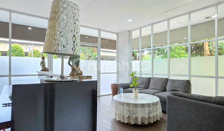 Prime Location Excellent Exposure Perfect for Business Place