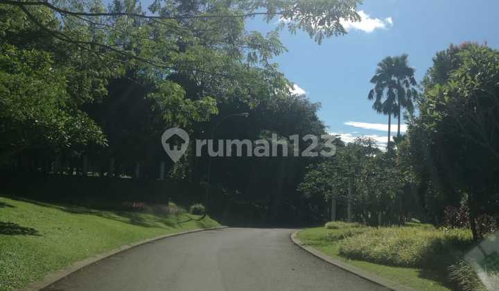 Ready-to-Occupy Luxury House Near Bsd City Mall and Toll Road Ready-to-Occupy Luxury House Near Bsd City Mall and Toll Road