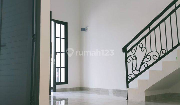 Di Jual  Rumah Baru 2 lantai Siap Huni Dalam komplek Cukup 5 juta sudah bisa Akad, Lokasi 3 Menitan dari Pintu Toll Depok 2