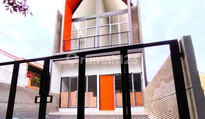 Rumah 2 Lantai Scandinavian Strategis Dlm Komplek Mampang Depok 2