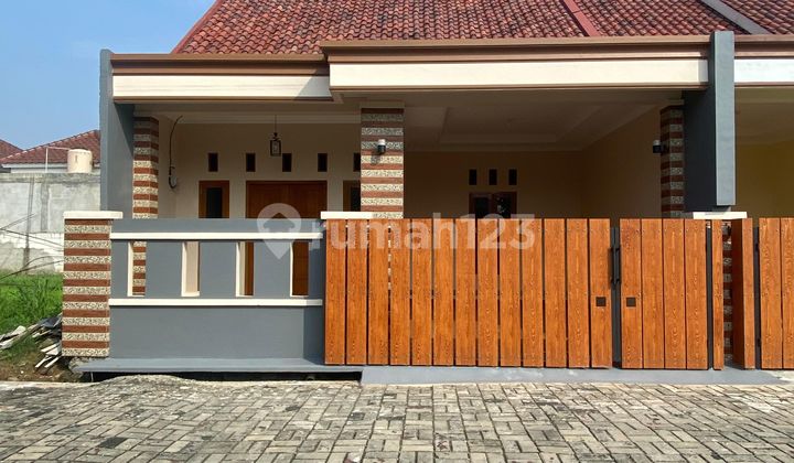 Rumah 1 Lantai Siap Huni Dalam Kluster Bebas Biaya Nempel Toll Rumah 1 Lantai Siap Huni Dalam Kluster Bebas Biaya Nempel Toll
