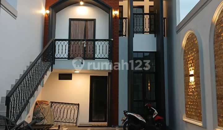 Rumah 2 Lantai Strategis Dalam Komplek, Selangkah ke Toll 2