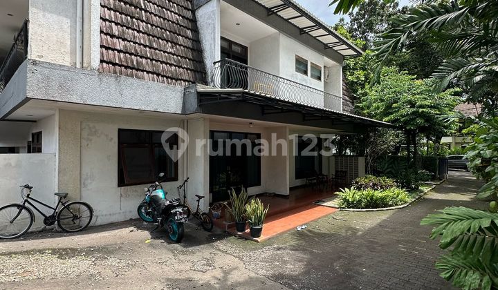 FOR SALE SENOPATI AREA KEBAYORAN BARU SUITABLE FOR RESIDENCE/BUSINESS ROAD FRONT WIDE