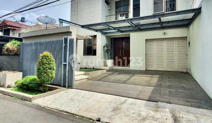 READY-TO-OCCUPY AND WELL-MAINTAINED BUILDING, 2 FLOORS WITH SWIMMING POOL.