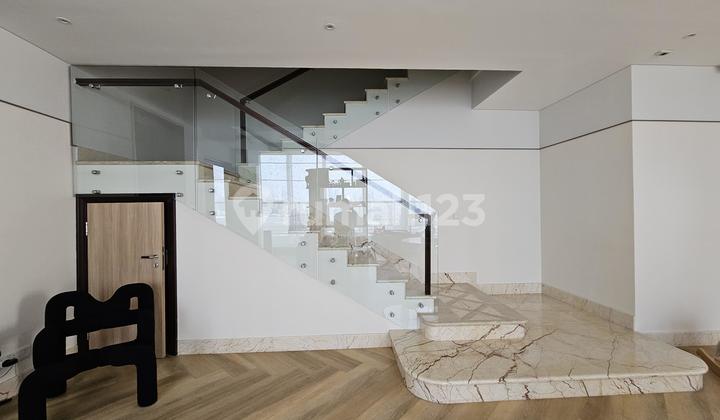 Junior penthouse providence urgent for sale  2